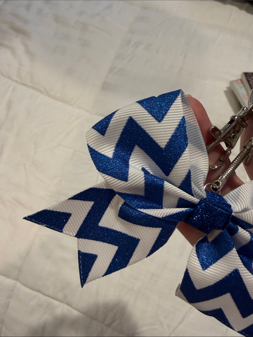 Blue Chevron Bow Key & Card Holder Keychain - Picture 3 of 3
